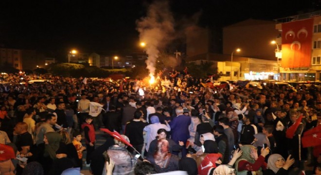  Oltu'da Erdoğan sevinci